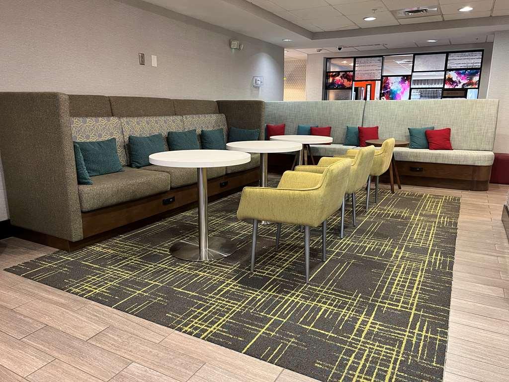 Hampton Inn Cumming Interior photo