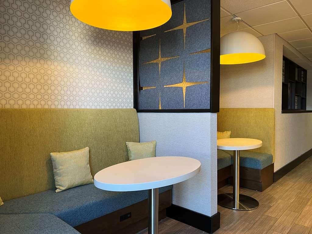 Hampton Inn Cumming Interior photo