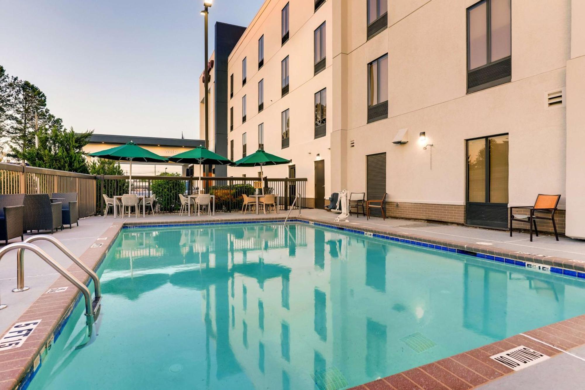 Hampton Inn Cumming Exterior photo