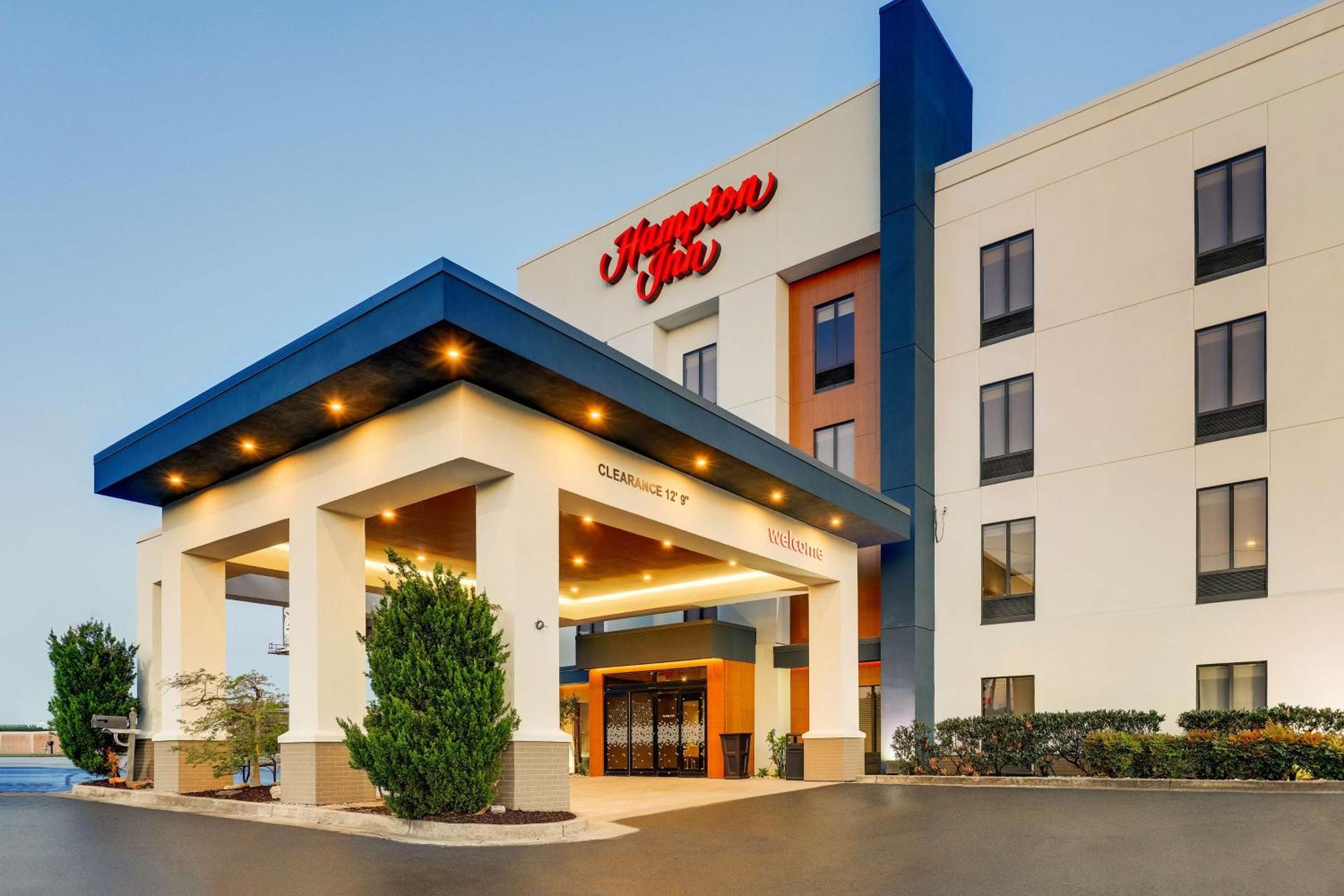 Hampton Inn Cumming Exterior photo